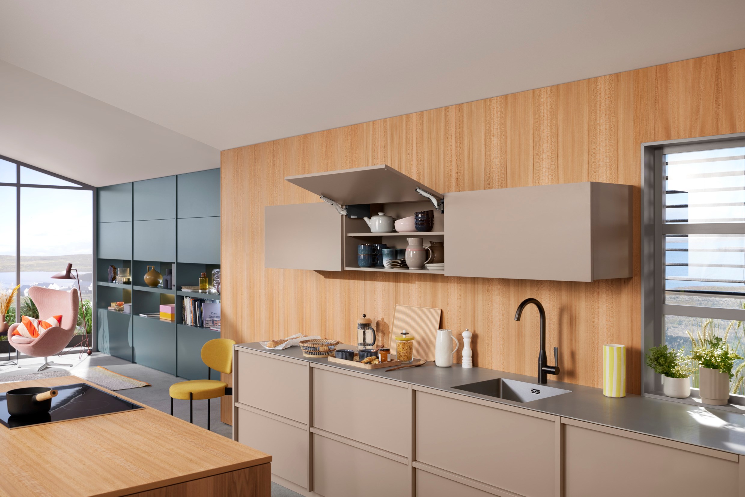 AVENTOS HK top