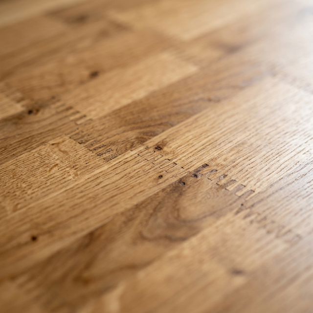 Sõrmjätkatud tammepuit