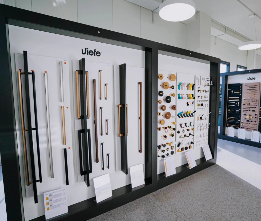 Viefe käepidemete stend